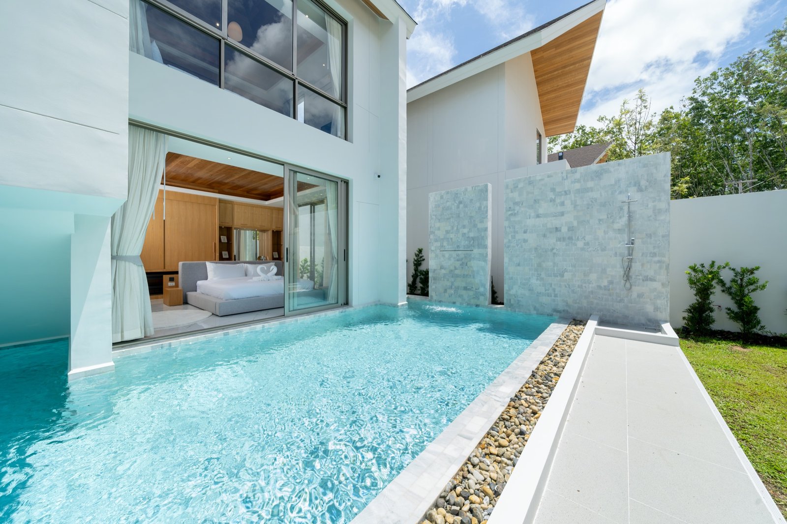 LuxPride Villa