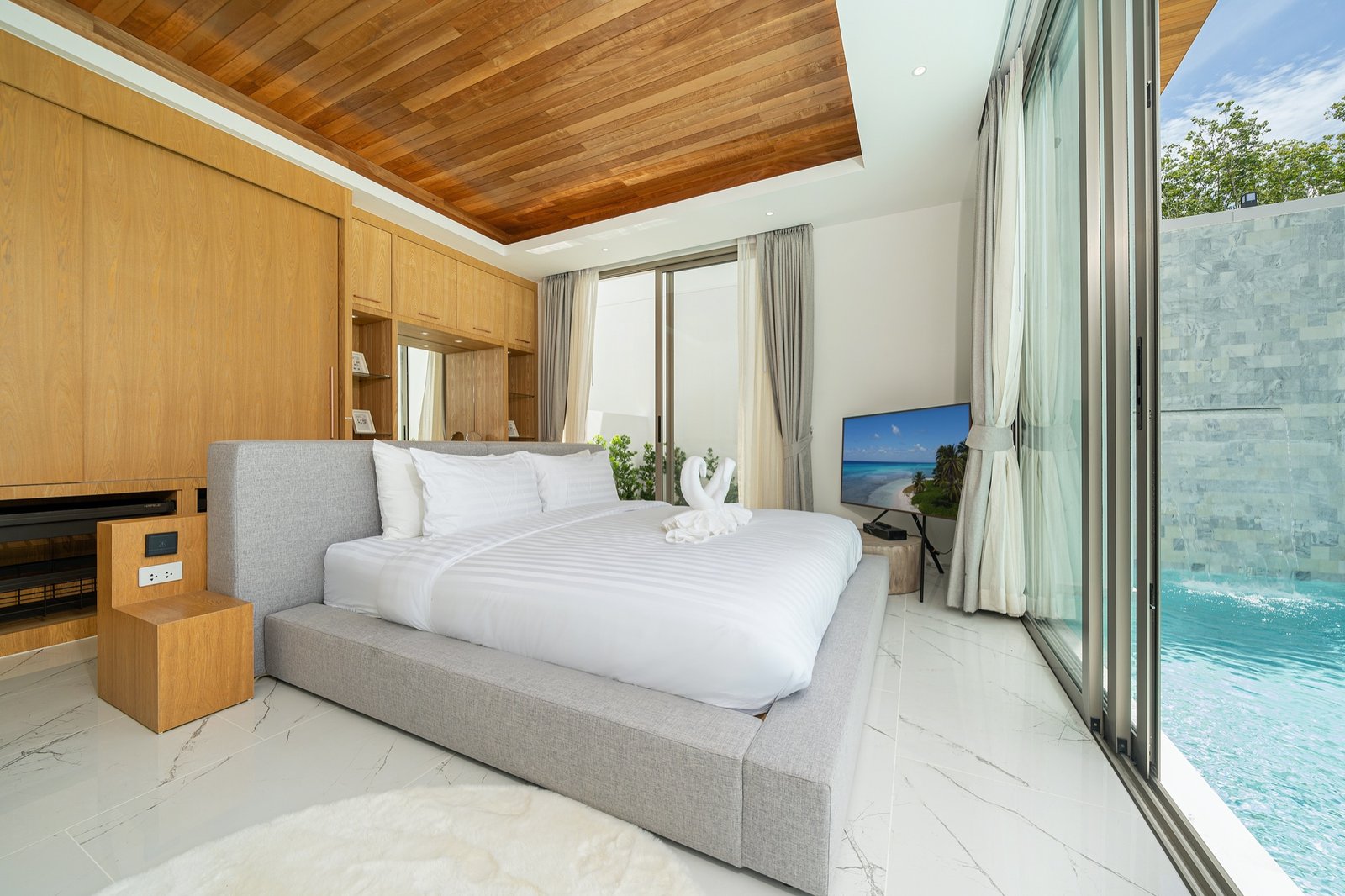 LuxPride Villa