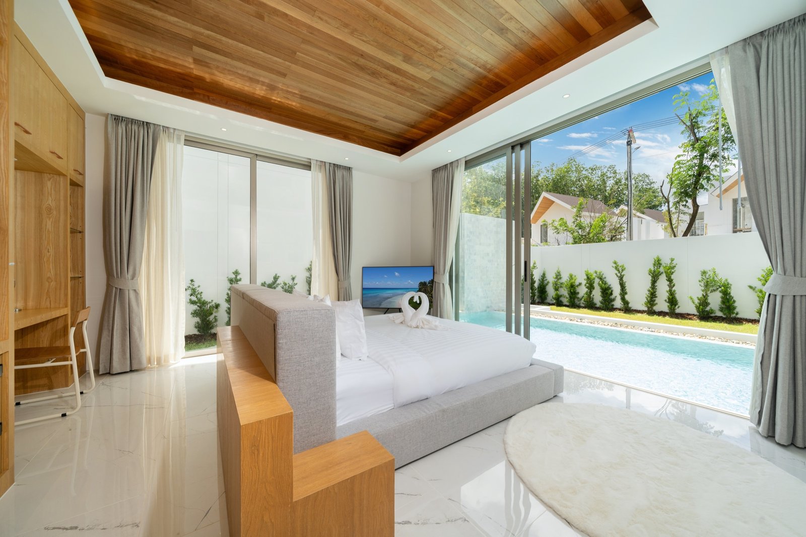 LuxPride Villa